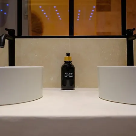 Apartment Ama, Avec Baignoire Balneo Et Sauna Prive Avignon