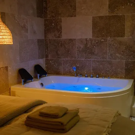 Ama, Avec Baignoire Balneo Et Sauna Prive Avignon